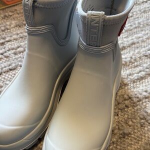 Hunter Pale Gray Waterproof Boots- 9 or 40/41